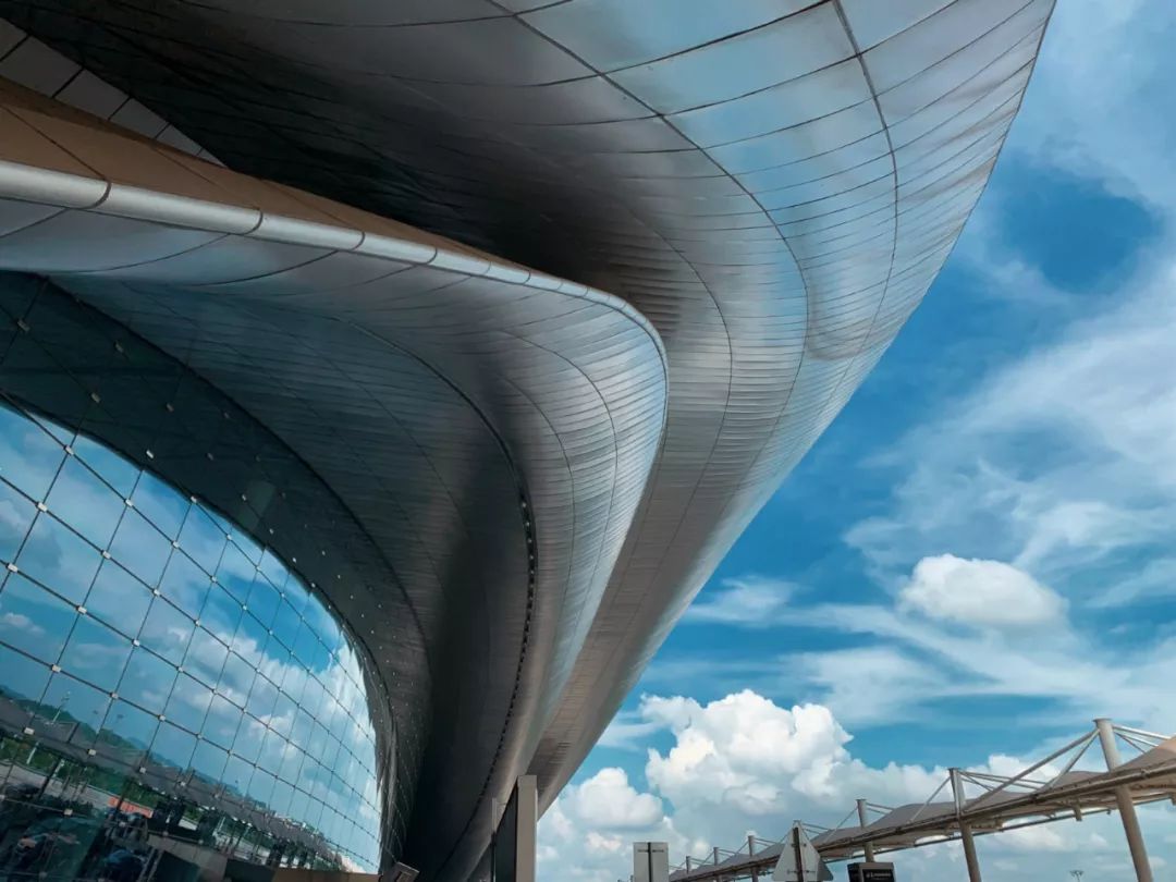 乘坐飞机的免费机票,坐飞机免费领机票