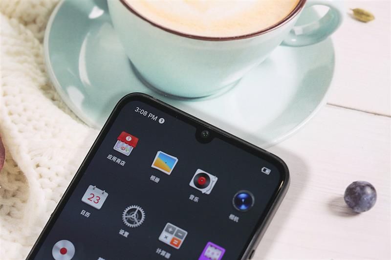 离开锤子老罗去哪里了,坚果pro3是罗永浩设计的吗