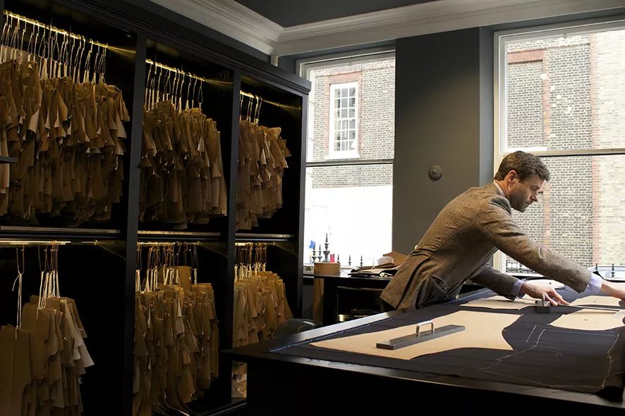 3大定制西装知识点你知道几个,定制西装之前你必须掌握的姿势