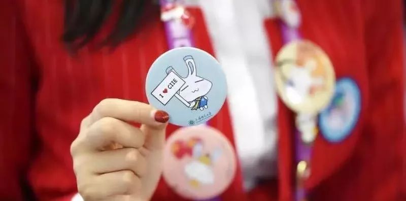 进博会小叶子徽章,进博会小叶子完整视频