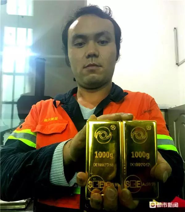 1吨金矿可以提炼多少黄金,100斤金矿石提炼出多少黄金