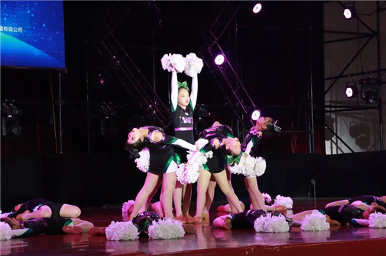 啦啦操喜报,啦啦操比赛预祝取得好成绩