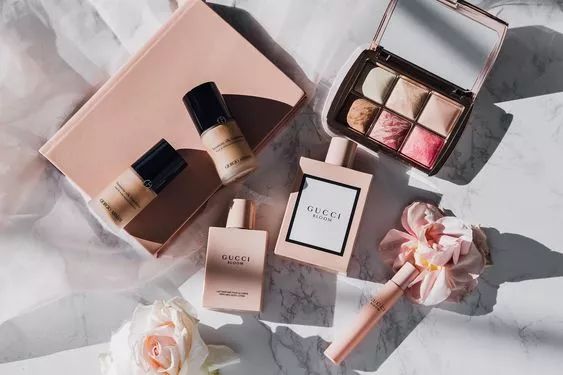 再火的衣服没有这个细节，也很难精致起来