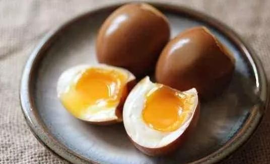 煮熟鸡蛋可以放几天营养会丢失嘛,鸡蛋煮熟后放多久会坏