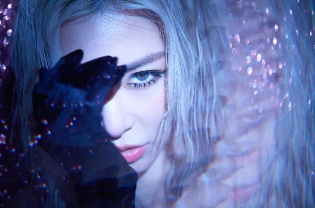 美人计|Tiffany去美国之后放飞自我，“入乡随俗”化起了欧美妆？