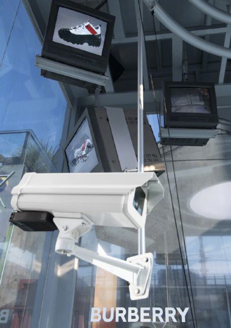 burberry鐨勬柊鏍噒b,burberry鍜宼b