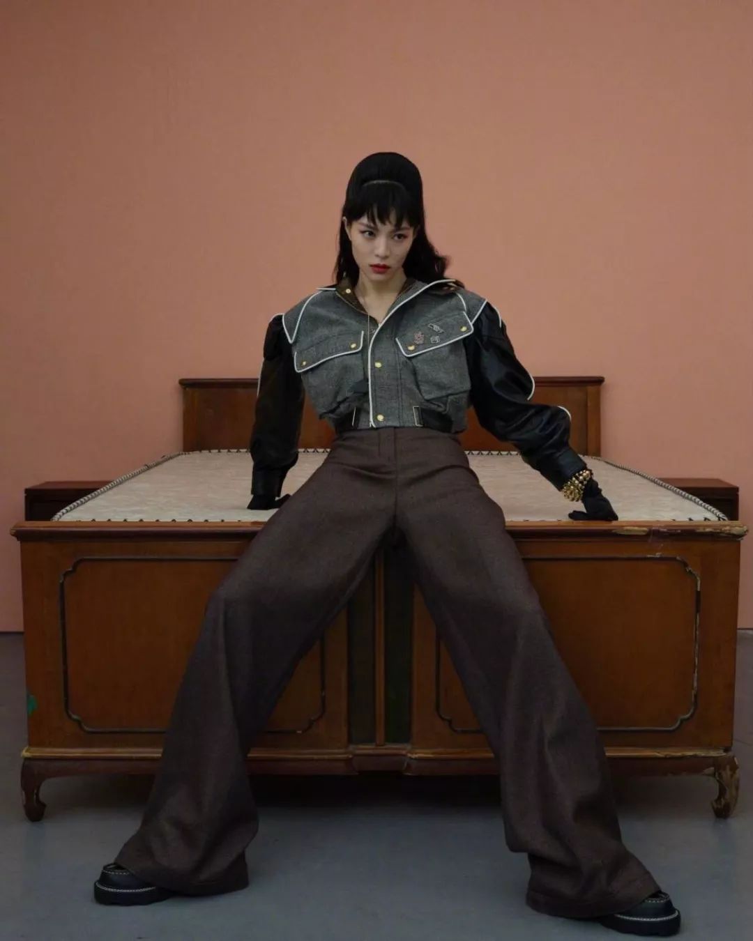 怎么调出跟钟楚曦一样的复古风,钟楚曦新中式穿搭同款