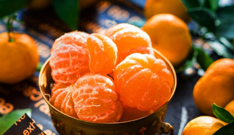 橘子皮以后不要丢有这样的用处,橘子皮不要扔它是个宝