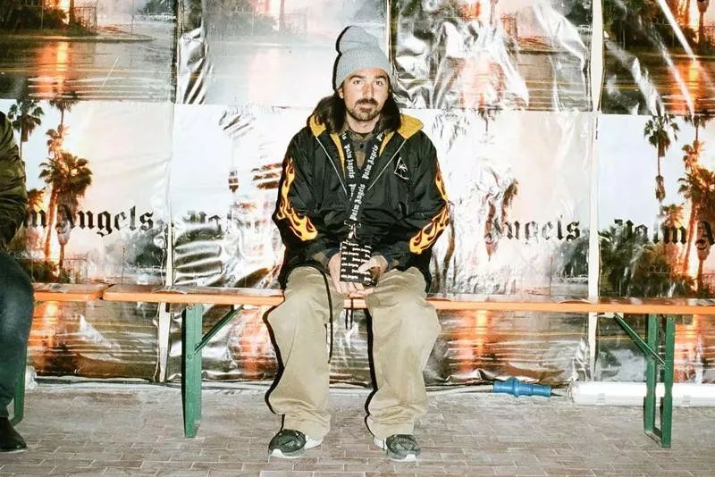 曾被高级时装看不起的球鞋，如今成了奢侈品牌们的摇钱树