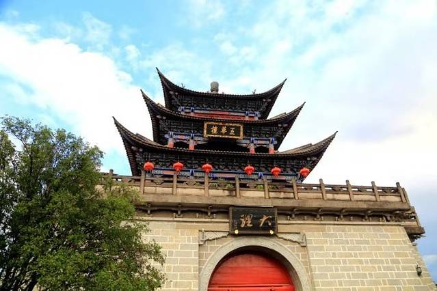 泸沽湖虎跳峡香格里拉怎么坐车,丽江香格里拉泸沽湖虎跳峡