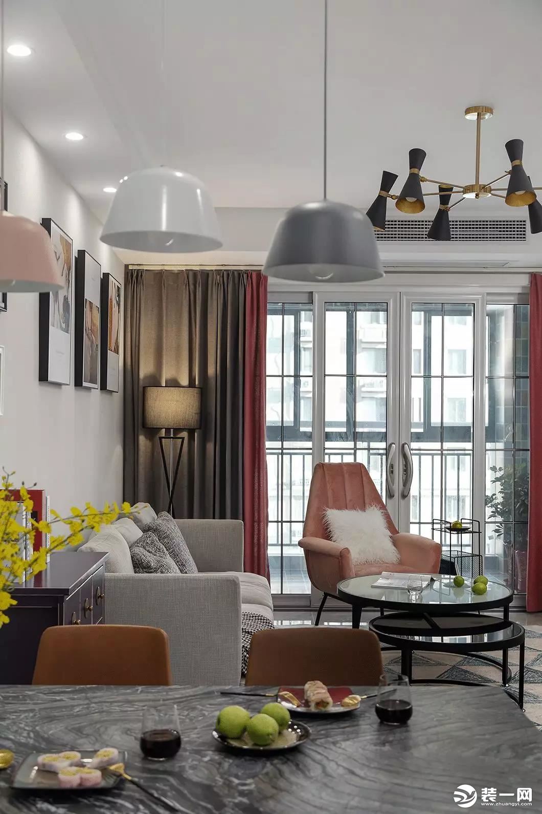 室内装修封阳台用什么材料好,装修封阳台用什么材料好