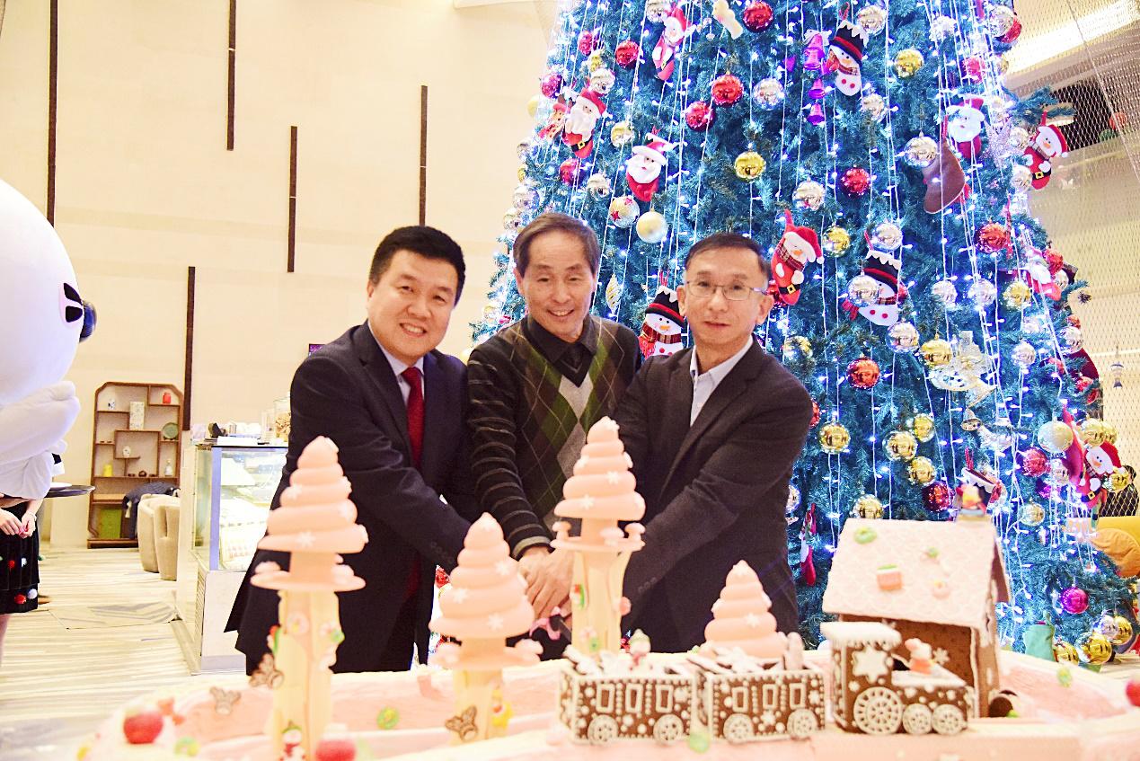 青岛中心假日酒店圣诞自助,圣诞节青岛酒店