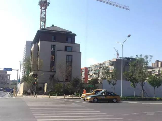 北京哪个区的房子比较抗跌,北京十年涨势最猛的小区