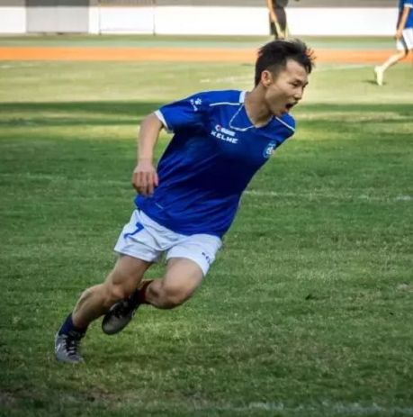 小马哥玩足球,小马哥踢球完整视频