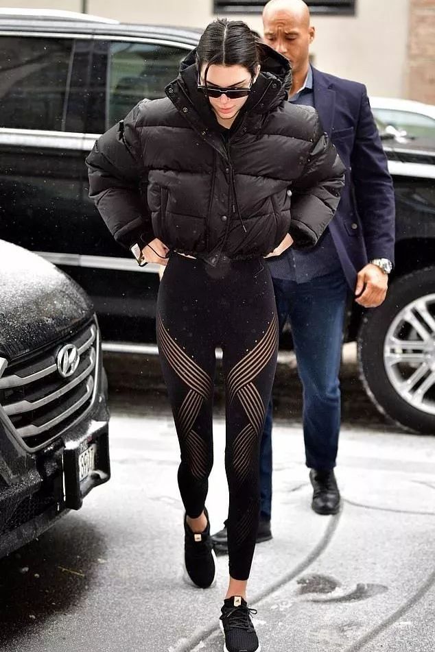 羽绒服4种穿搭技巧男,4种穿法红色大码羽绒服