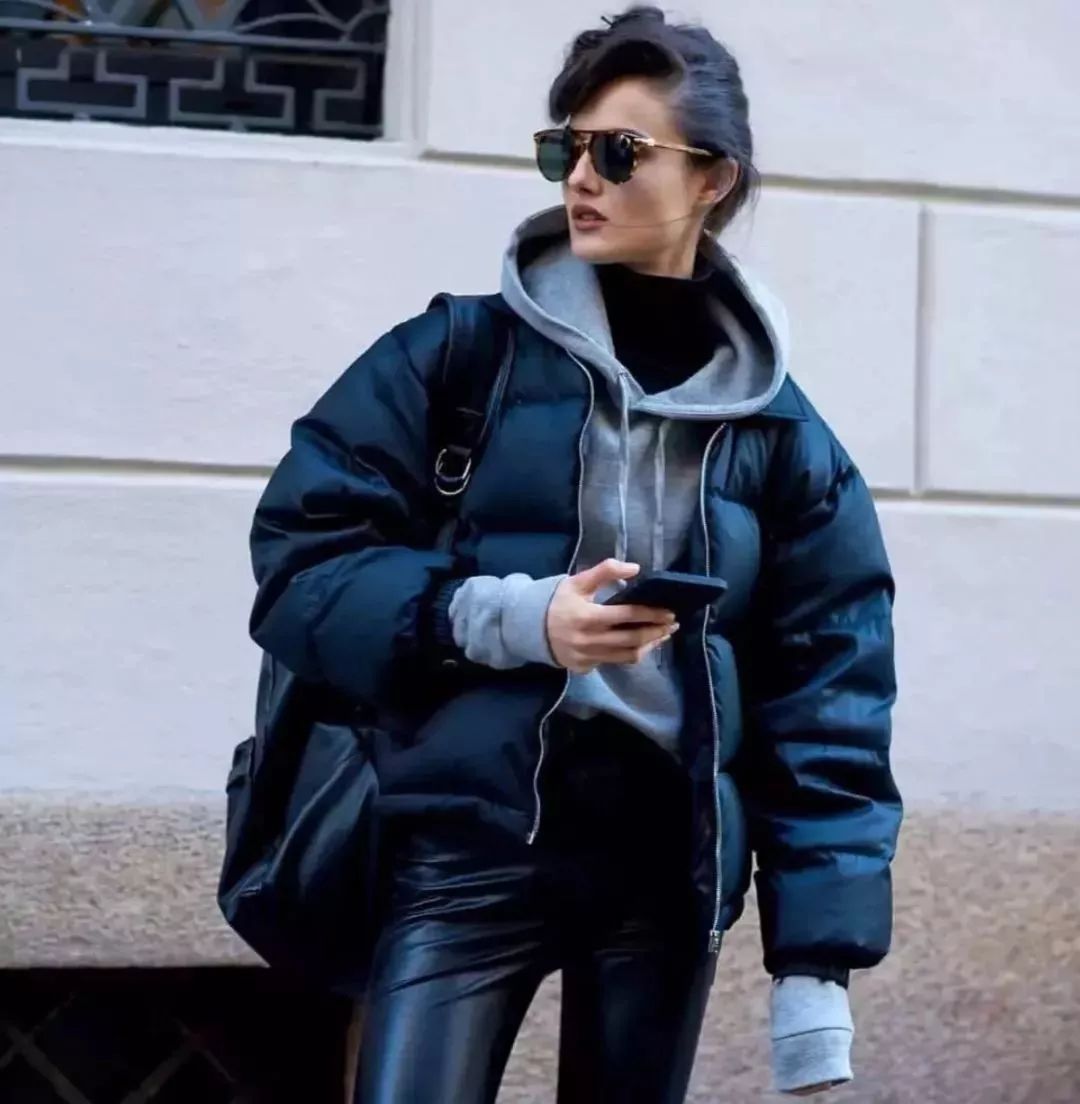 大衣应该买大点还是买小点,大衣怎么买才能好看质量好省钱