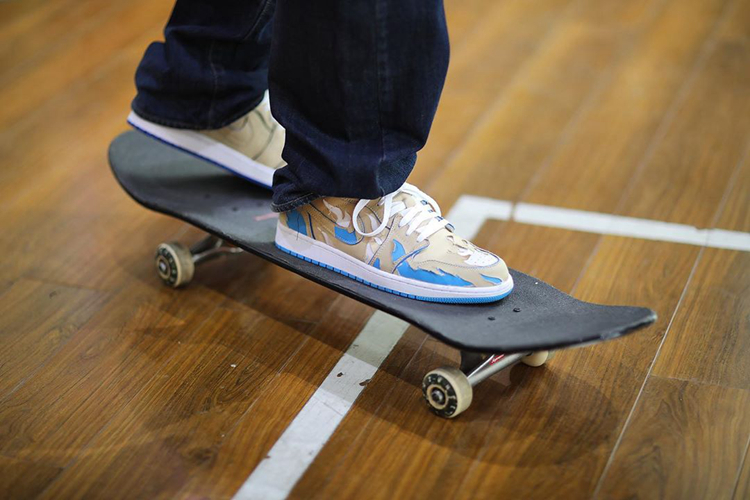 今早发售你中了吗？NikeSBxAJ1Low还能这样刮