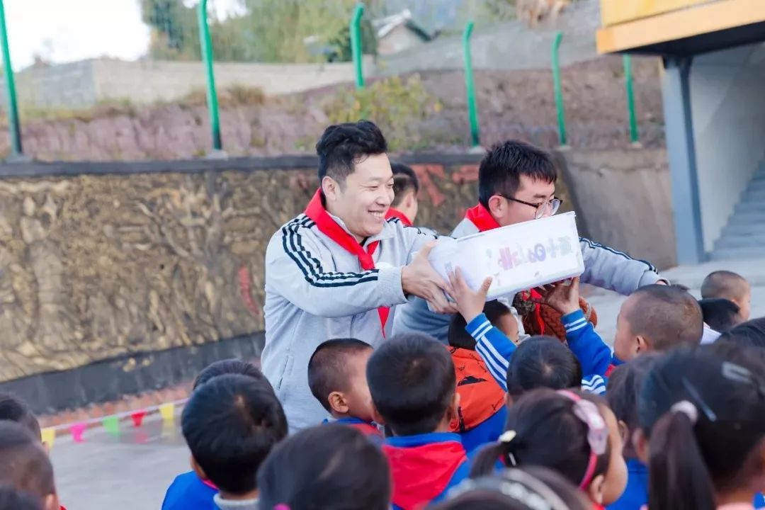 走到哪，邦泰就把关爱带到哪！2019「怒放吧，少年计划」西昌站举行，广元自贡遂宁三地即将展开