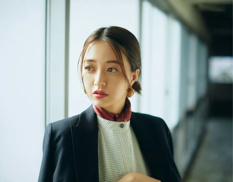 冬季外套里穿什么暖和又好看,冬天的时髦取决于外套里面穿什么