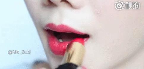 宋妍霏、泫雅破次元壁同框！原来plmm都是这样涂唇膏的
