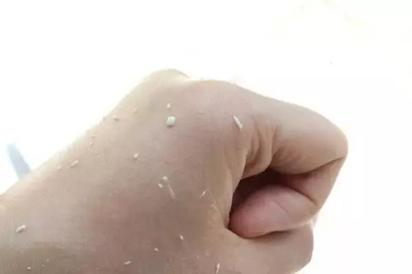 护肤品为什么会搓泥现象,用紧致的护肤品搓泥