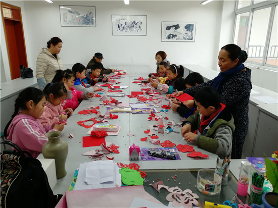 民盟“烛光行动”送教下乡暨爱心捐赠活动在观化乡中心学校顺利开展