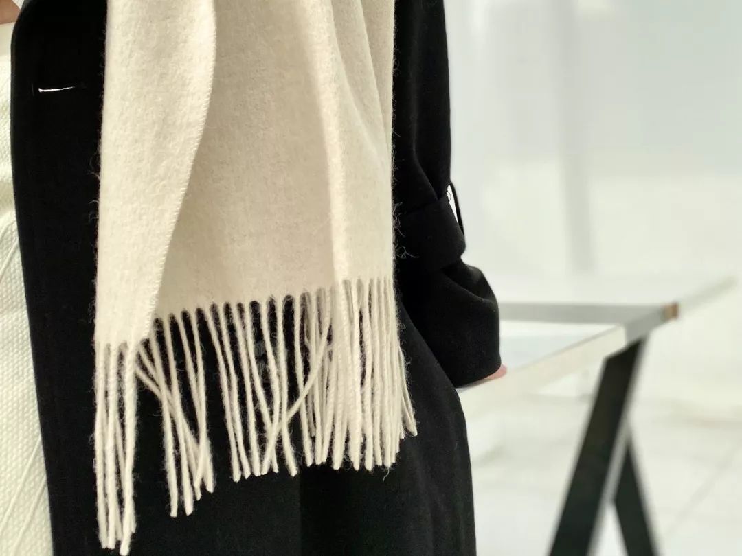 韩系暖冬降温围巾穿搭,时髦又百搭的保暖围巾显瘦减龄