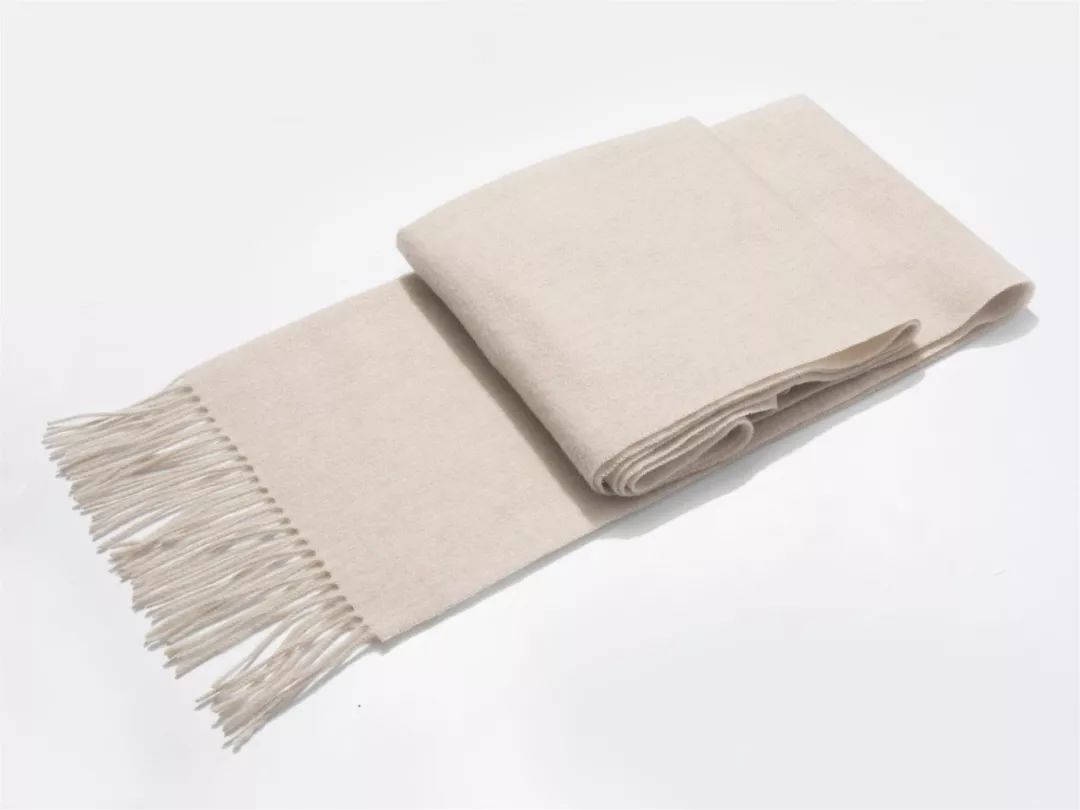 韩系暖冬降温围巾穿搭,时髦又百搭的保暖围巾显瘦减龄