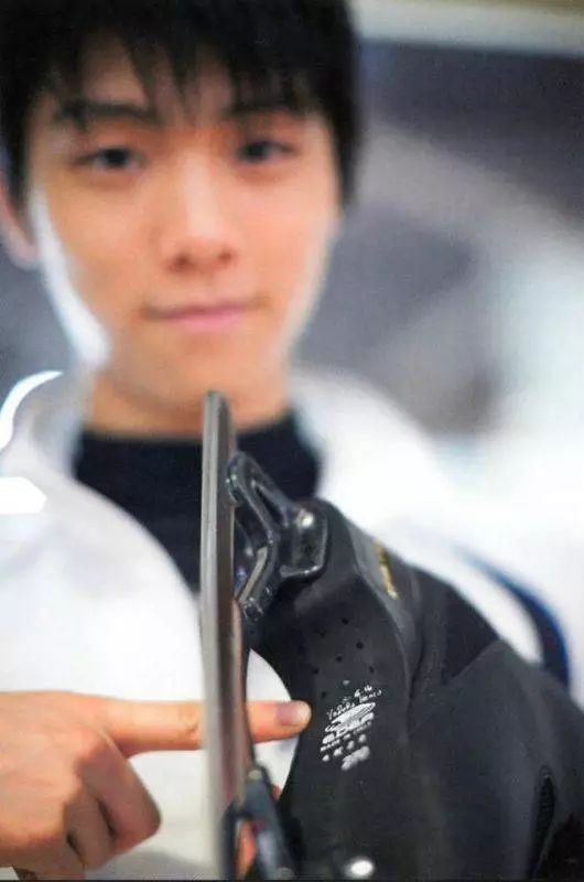 香菇分拣线出事,找来厂长后暴露一个大问题:中国缺2000万这种人才,上机器人也没用