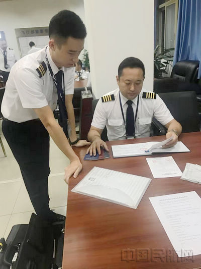 川航王翔,川航优秀飞行员