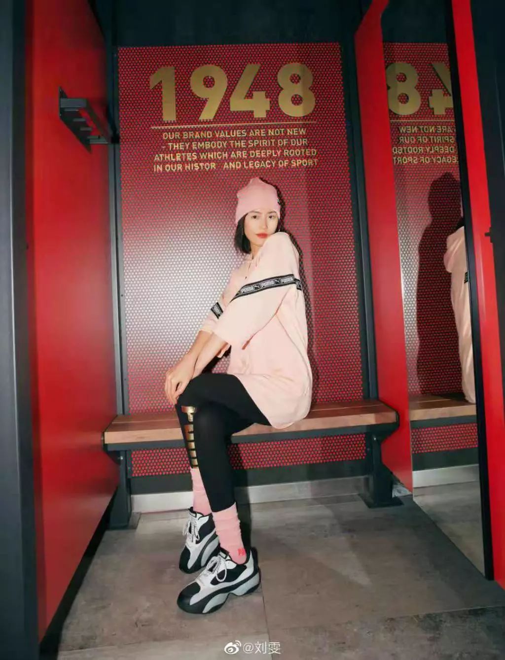 刘雯大表姐街拍太古里,大表姐刘雯美照