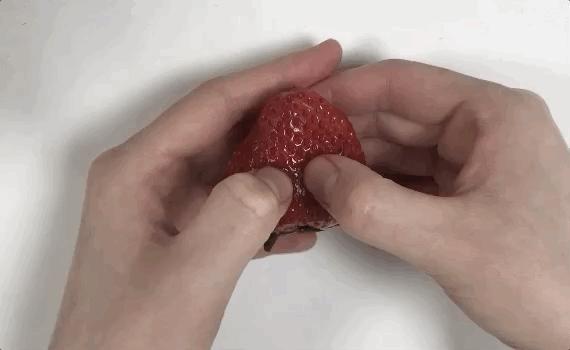 小气泡去黑头好用还是黑头铲好,黑头太顽固教你去黑头的方法