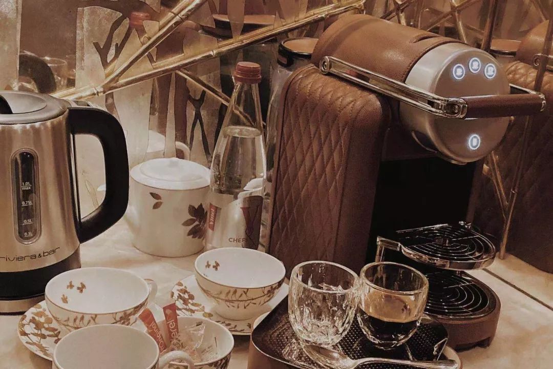 住了个RMB12,000一晚的宫殿酒店|我把能偷的都偷回家了