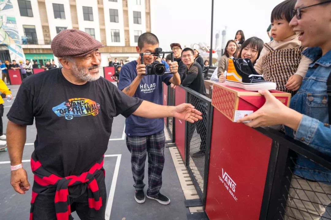 真·为滑板而生，传奇滑手SteveCaballero空降广州陪你重温与Vans经典的三十年
