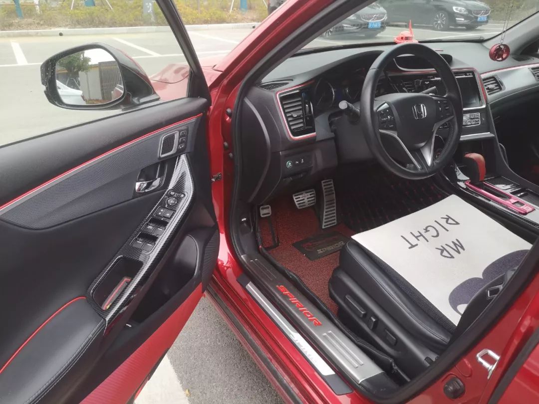 退伍军哥哥选的靠谱车：少点配置不要紧，中控单一可原谅，把思铂睿日常保养做到位，不能亏待“小老婆”