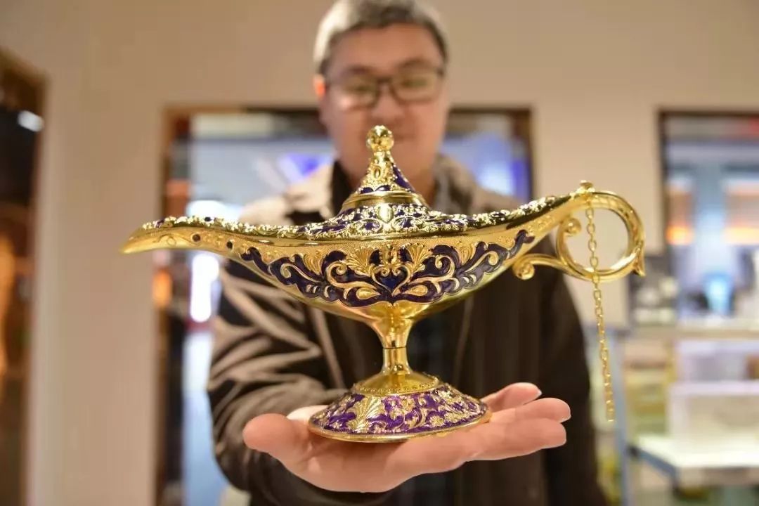 300多位义乌人去了一趟“阿拉伯”，还有些人对着神灯许愿成功