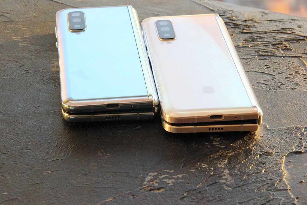 三星折叠屏w23flip5g版,心系天下三星w205g折叠屏手机