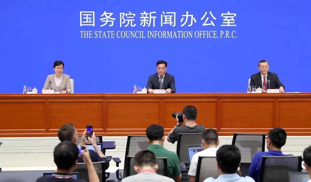 人民日报体育奥运会,人民日报体育批国足