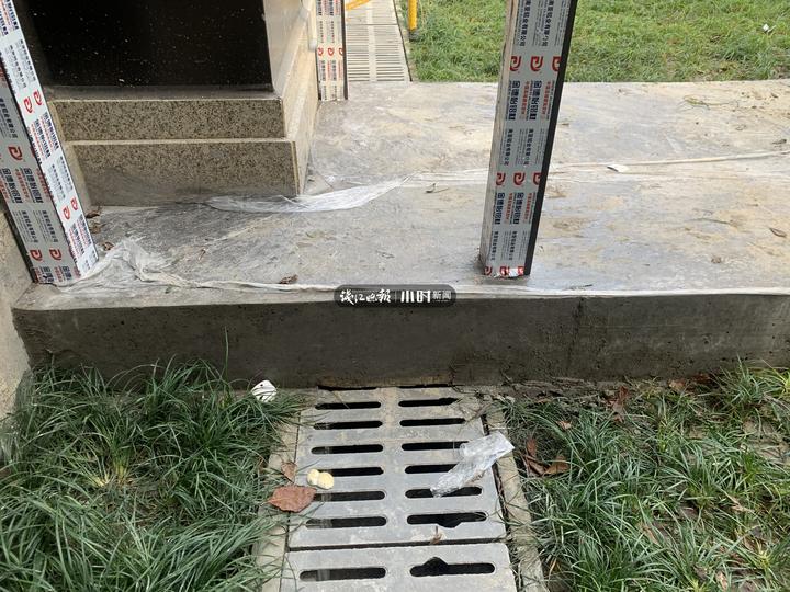 杭州龙湖天钜洋房业主快哭了：花600万买的新房，小区里却出现一个个“大笼子”