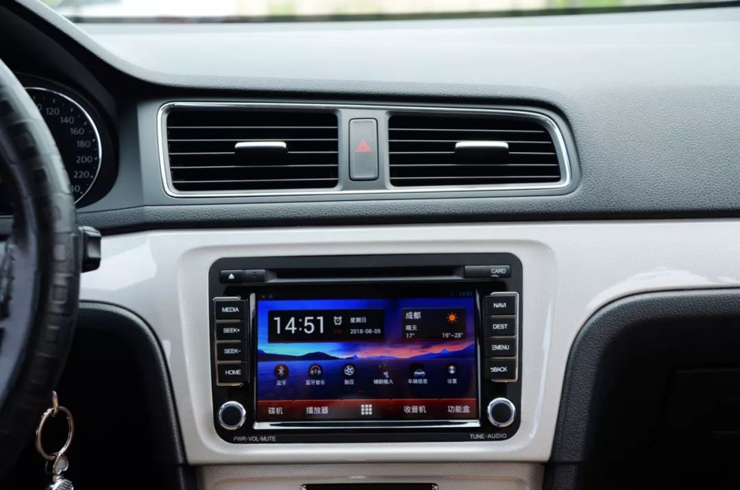 左手丰田右手大众,只花了不到5w成为人生赢家!这辆二手的朗行配置不输自家的卡罗拉!车主赚到了