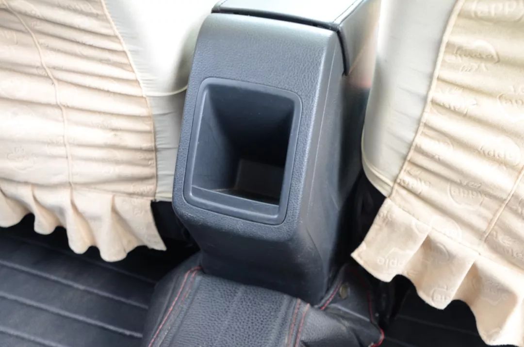 左手丰田右手大众,只花了不到5w成为人生赢家!这辆二手的朗行配置不输自家的卡罗拉!车主赚到了