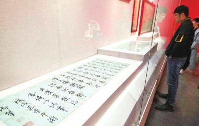 郑州博物馆新馆试开放“清高宗乾隆皇帝展”将持续至3月22日免费开放