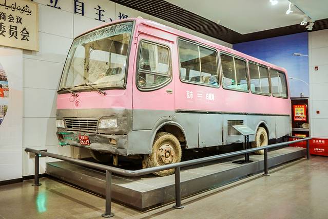 克拉玛依，我在冬季遇见你，荒野冰雪醉美是你