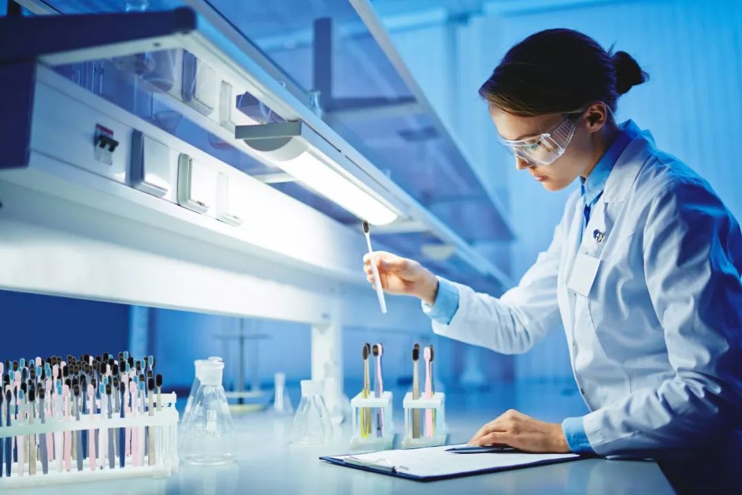 牙医推荐电动牙刷暴力测评,德国牙医推荐的变态牙刷