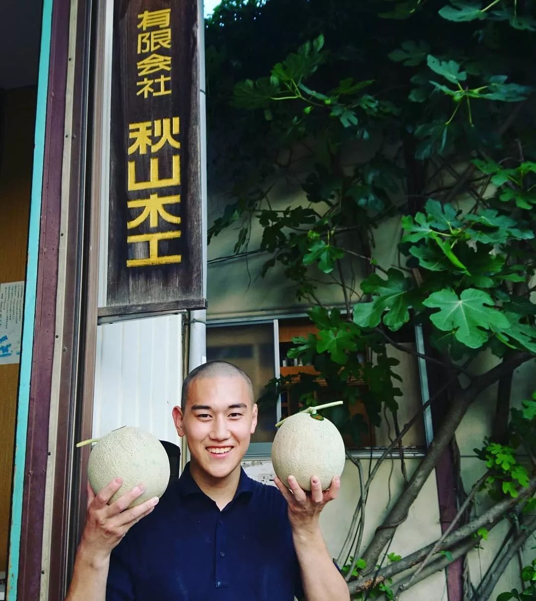 8年不许用手机、不许谈恋爱，被他骂过的60个光头都成了日本大师