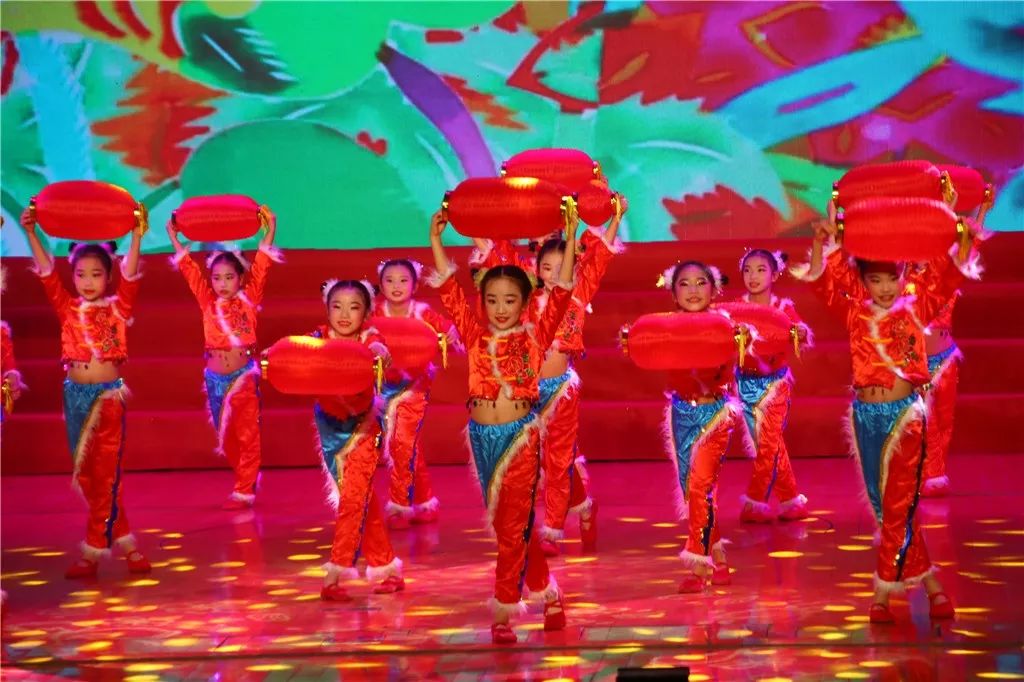 贵港三月三晚会,嗨翻啦