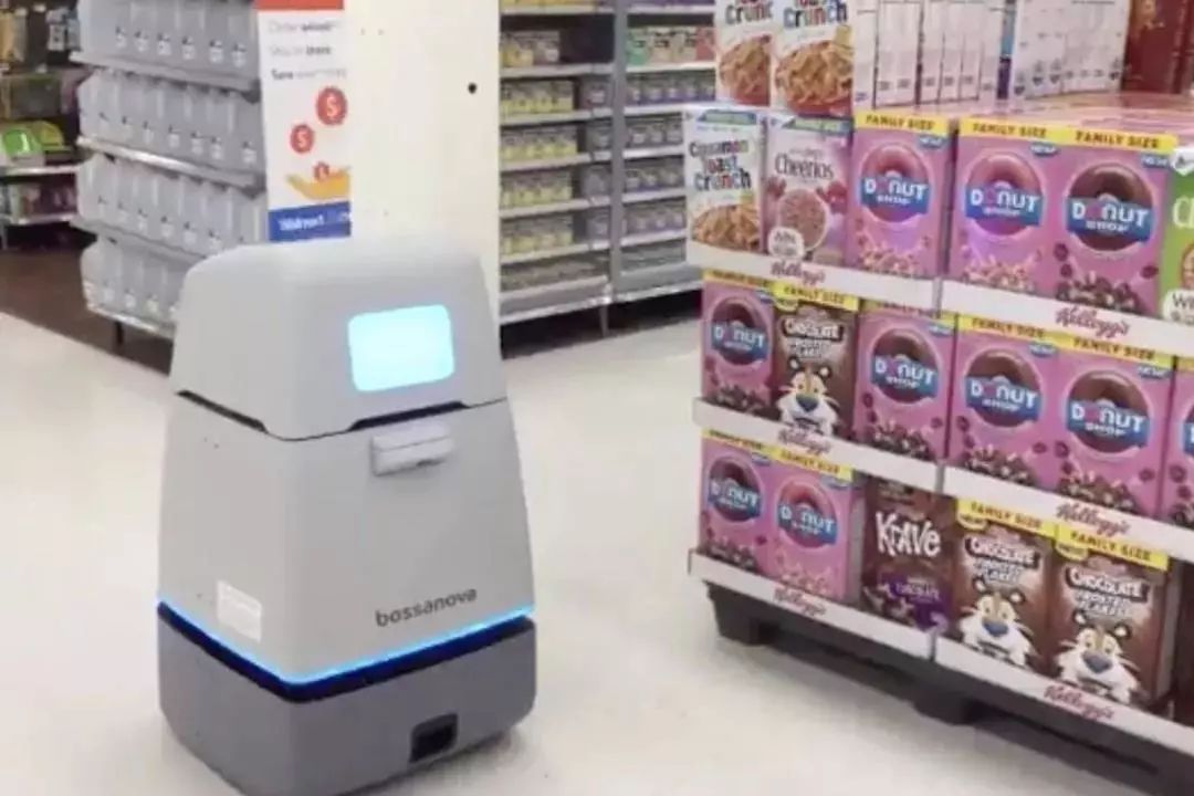 可口可乐中国首家线下店落地上海；中国李宁故宫神武门开店；马云上海再开酒吧|猫头鹰商业周报