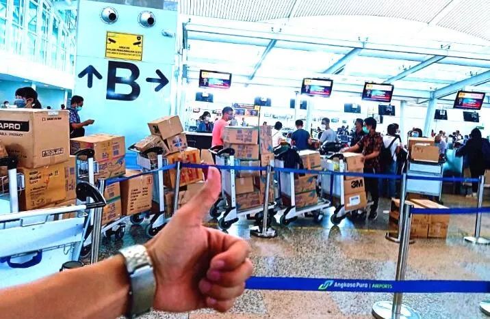 24小时内要找齐8500只口罩！杭州90后小哥骑遍巴厘岛！朋友圈看哭了