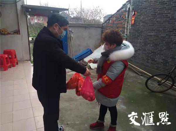 微爱“疫”购团巧解“宅”民忧，小到一包针一瓶醋、大到一罐煤气一袋米