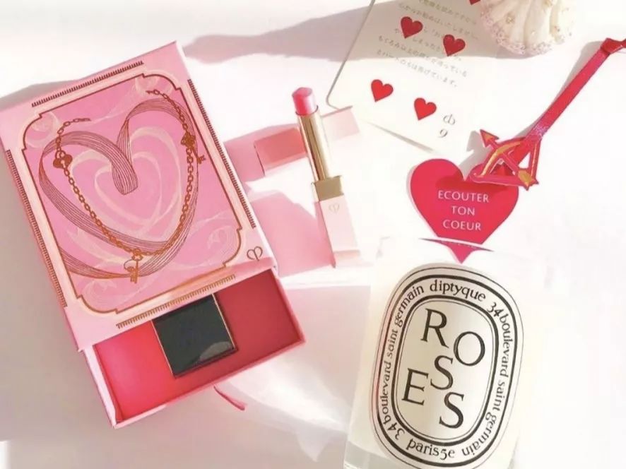 兰蔻情人节限定口红翻毛皮,兰蔻情人节限定礼盒口红丝绒